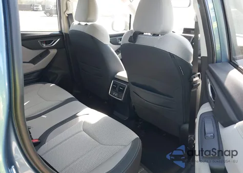 2024 Subaru Forester Premium z USA, uszkodzony, nr VIN JF2SKADC1RH466503